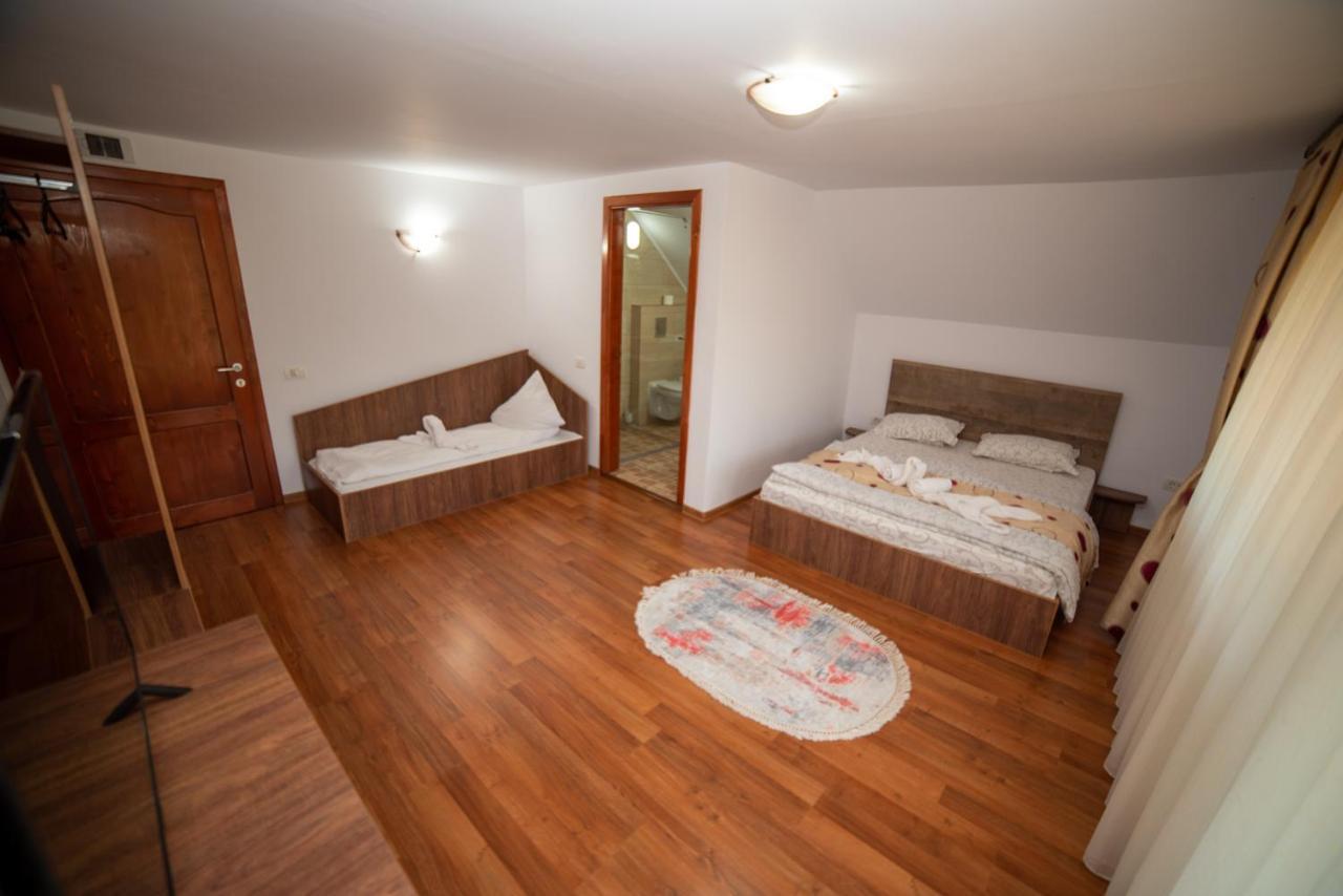 Casa Binu Hotell Arieşeni Eksteriør bilde