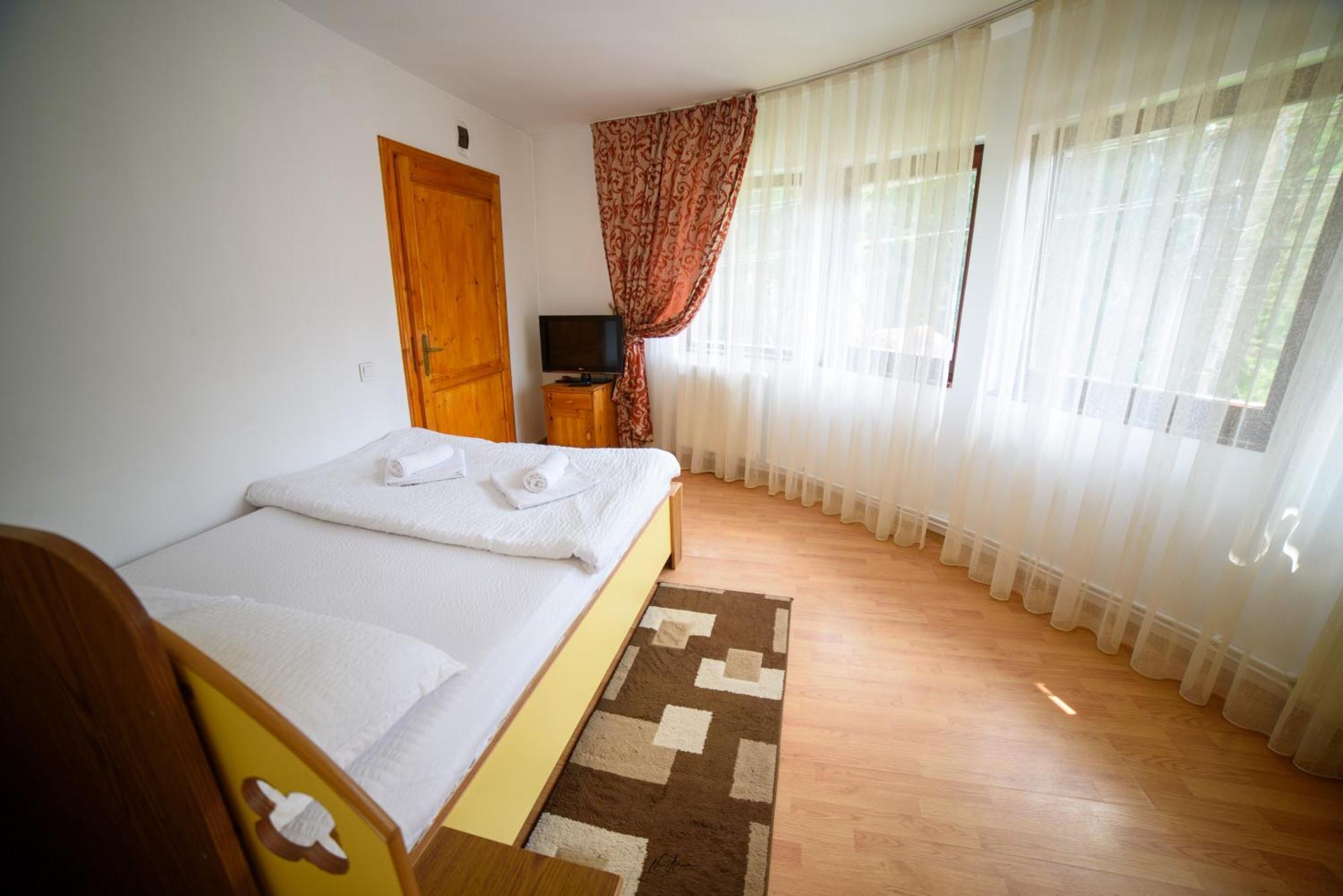 Casa Binu Hotell Arieşeni Eksteriør bilde