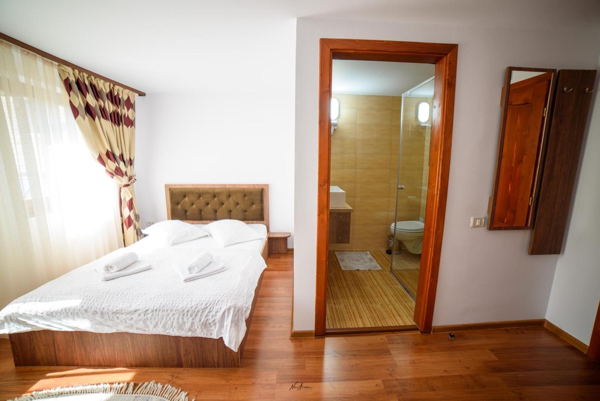 Casa Binu Hotell Arieşeni Eksteriør bilde